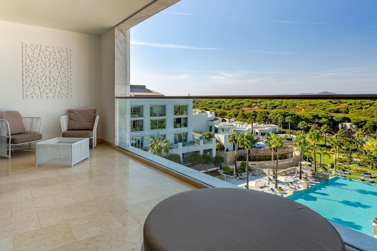 Deluxe Room, Pool View (King Grand) | View from room