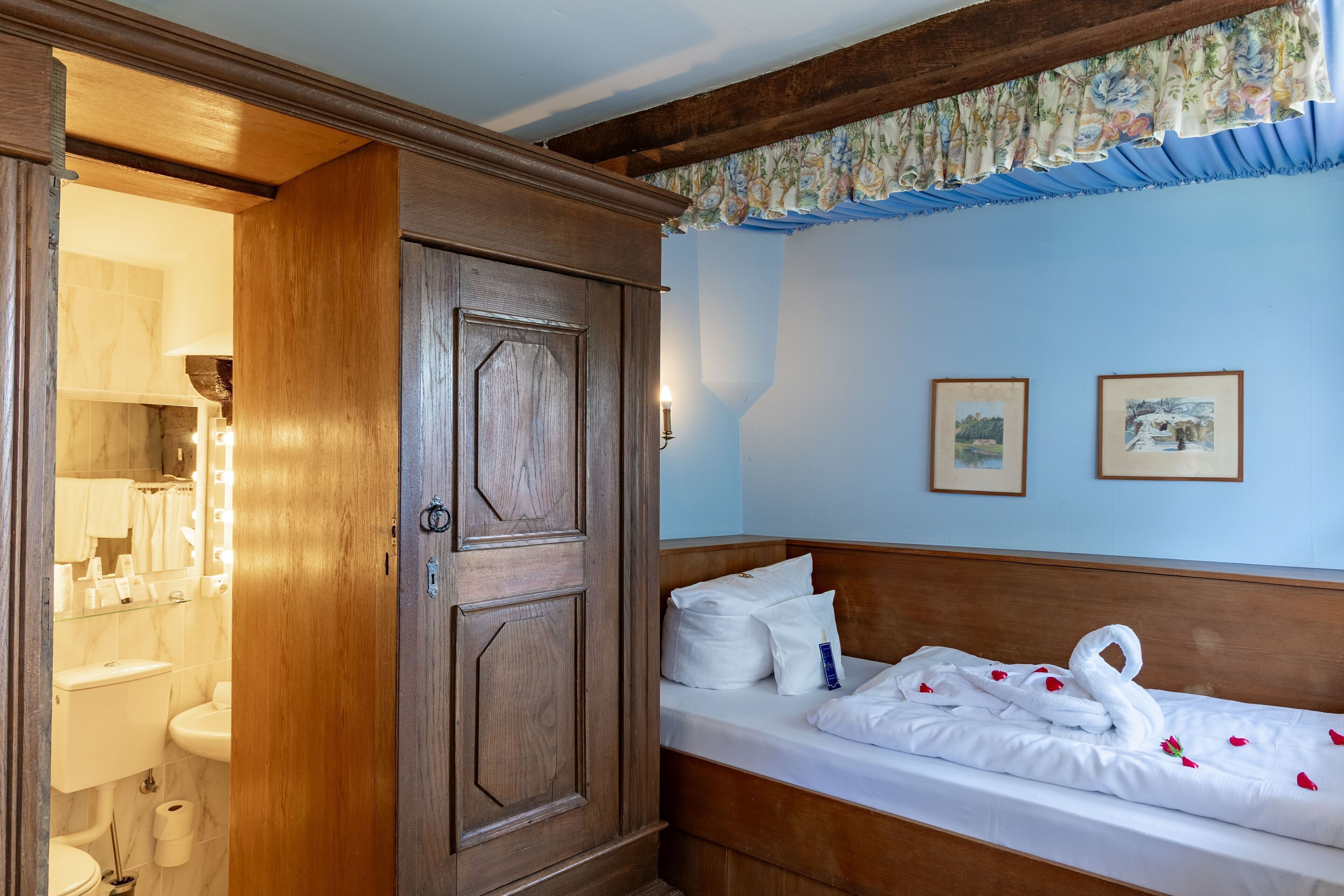 シングルルーム | 客室ごとに異なる装飾、客室ごとに異な るインテリア、デスク、遮光カーテン