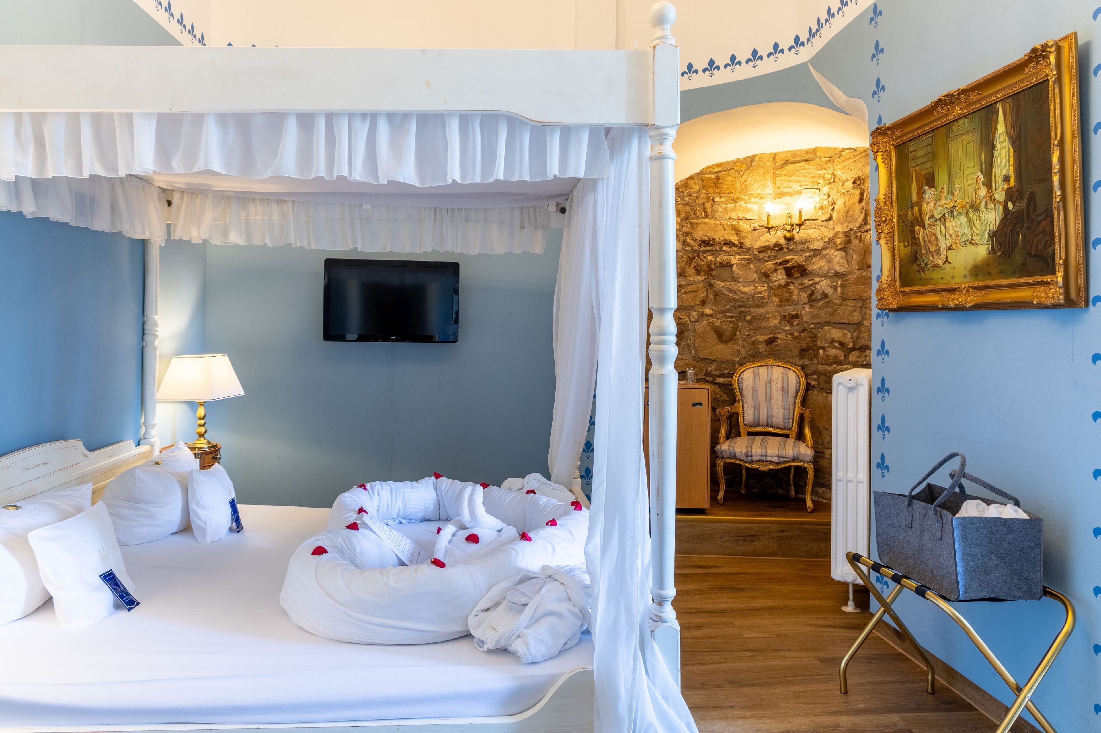 Decoración personalizada, muebles diferentes y escritorio 