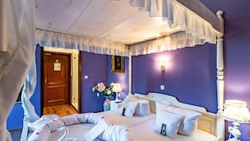 Comfort Double Room | Individually decorated, individually furnished, desk, cribs/infant beds