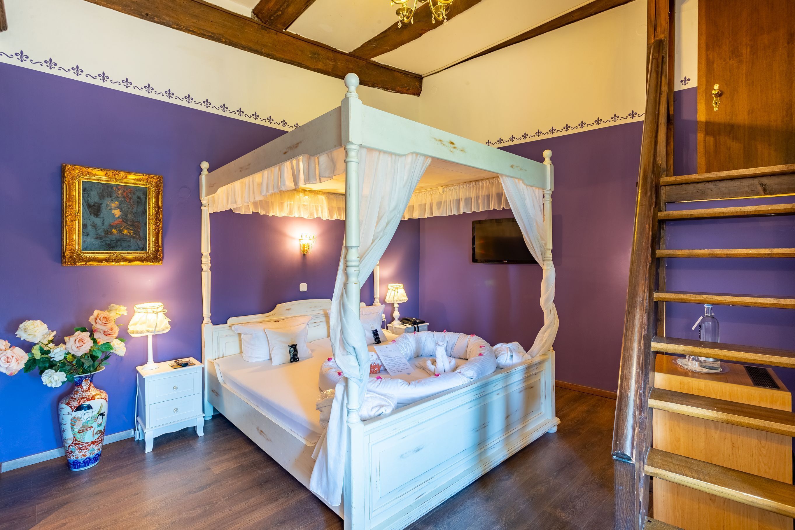 Comfort Double Room | Individually decorated, individually furnished, desk, cribs/infant beds