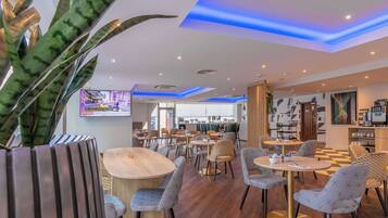 Breakfast, lunch, dinner served; British cuisine