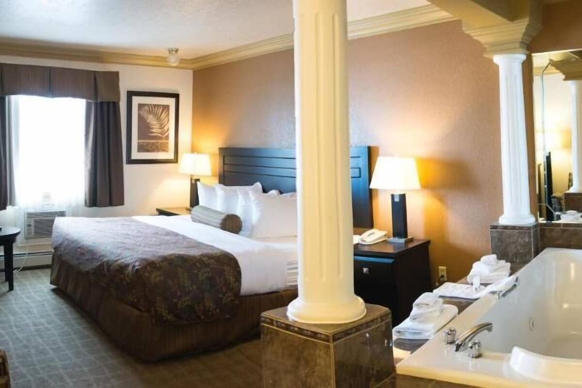 1 bedroom, hypo-allergenic bedding, desk, iron/ironing board