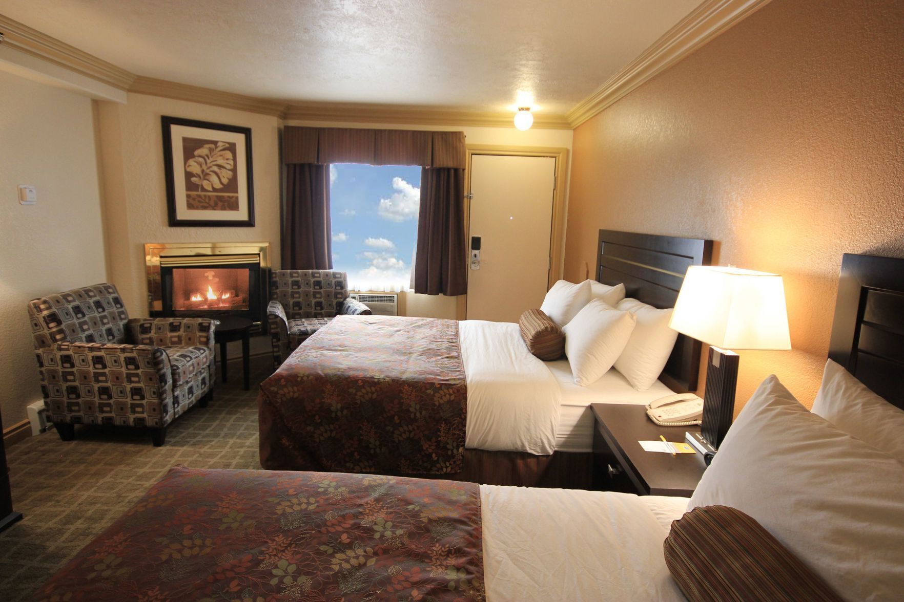 1 bedroom, hypo-allergenic bedding, desk, iron/ironing board