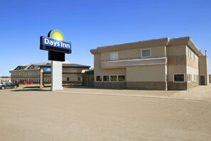 Exterior - Days Inn by Wyndham High Level (High Level)