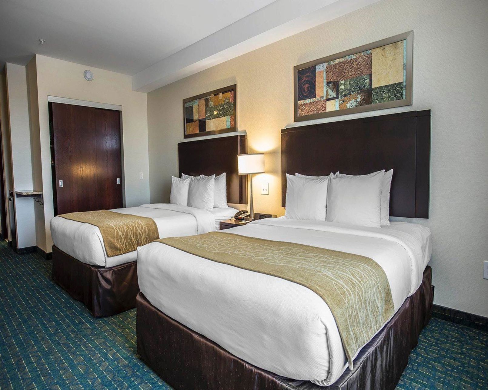 1 bedroom, in-room safe, desk, blackout curtains