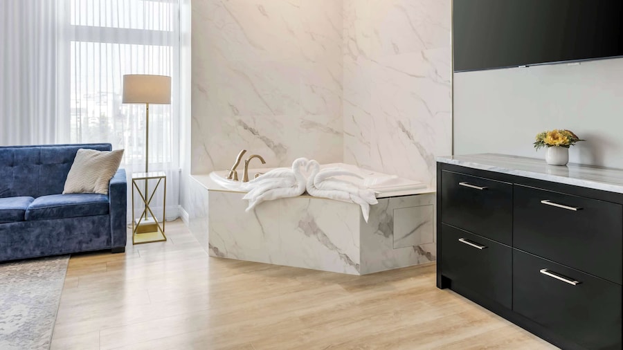 Comfort Hotel Bayer's Lake