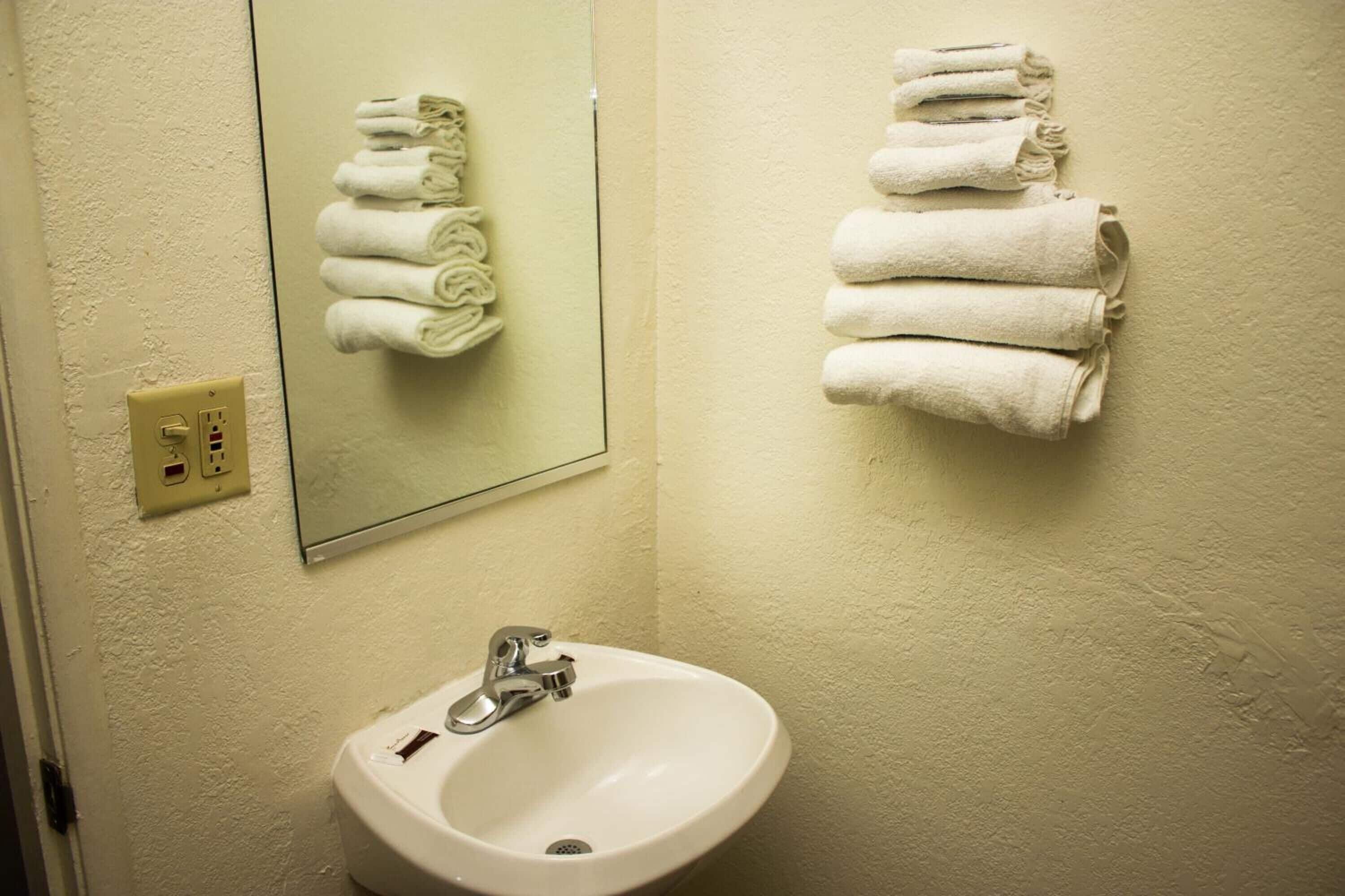 Shower, towels
