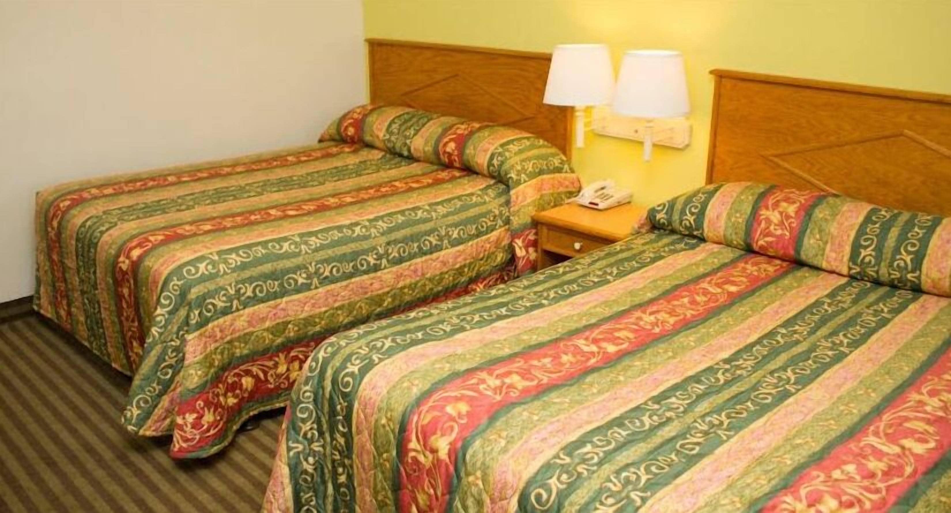 مكتب وواي فاي مجانًا