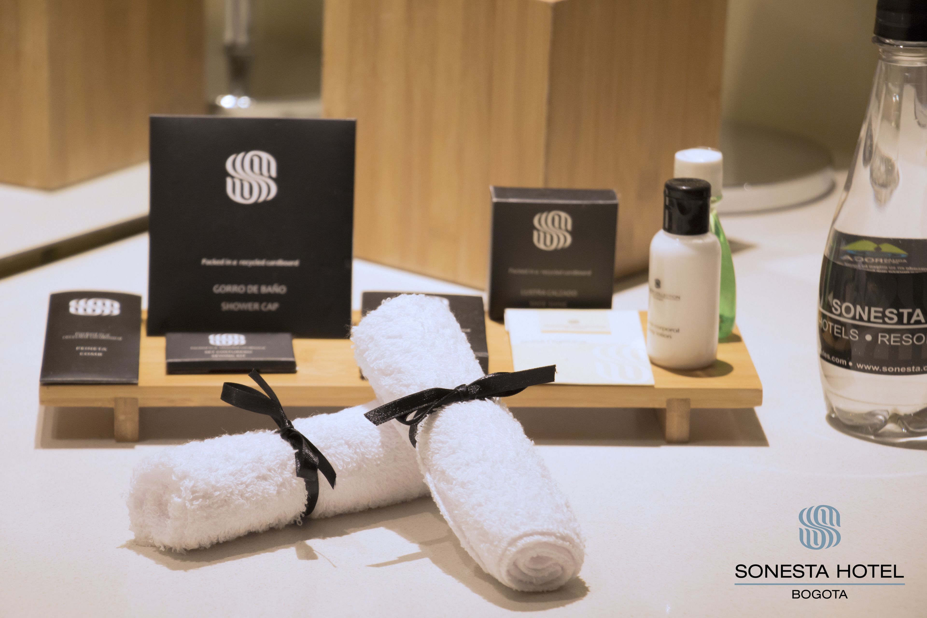 shower, rainfall showerhead, free toiletries, hair dryer