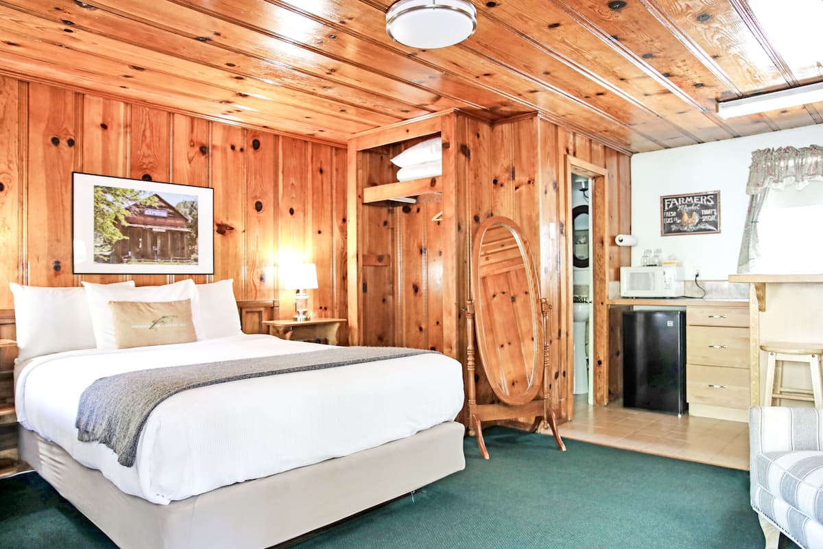 1 bedroom, premium bedding, pillow-top beds, individually decorated
