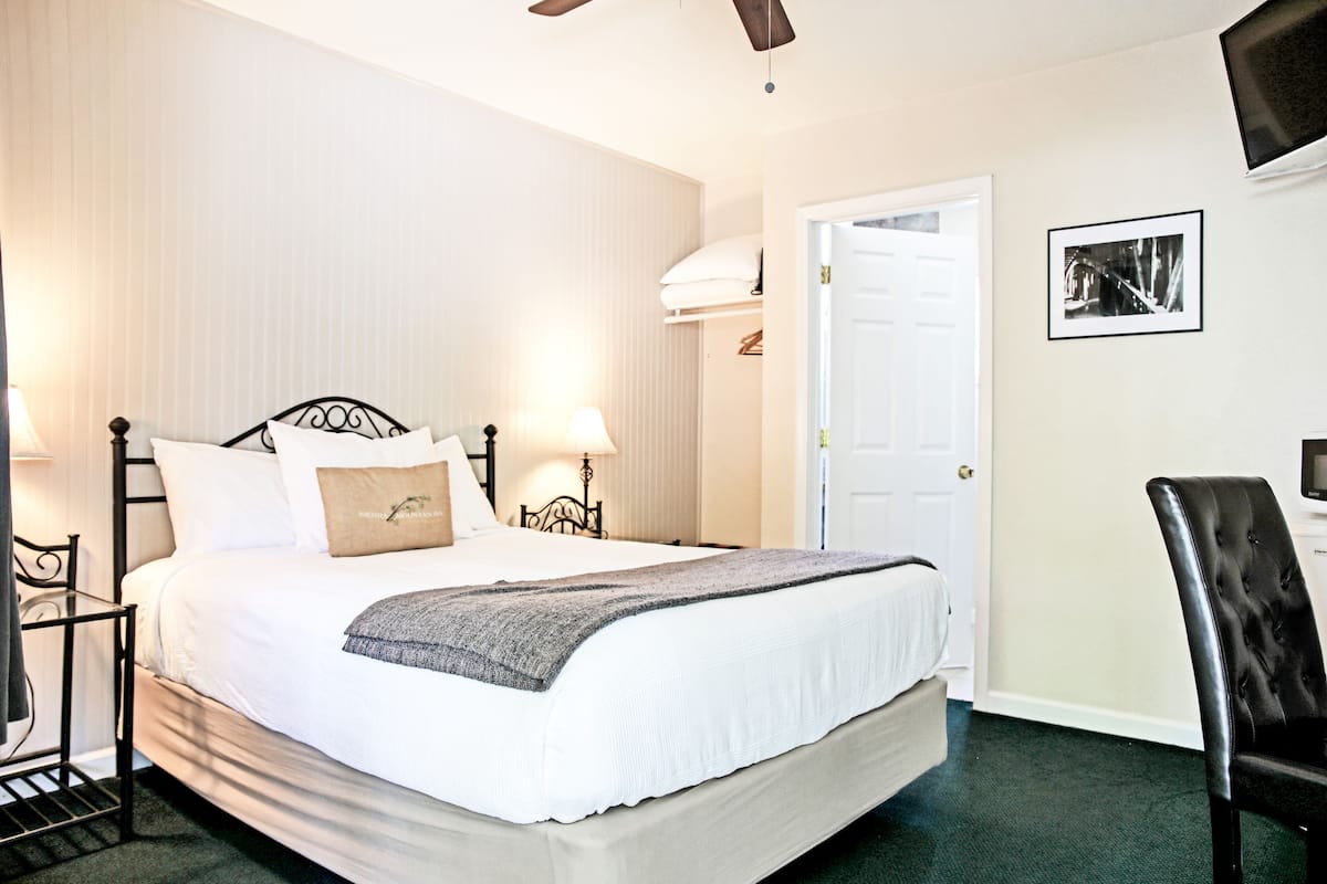 1 bedroom, premium bedding, pillow-top beds, individually decorated