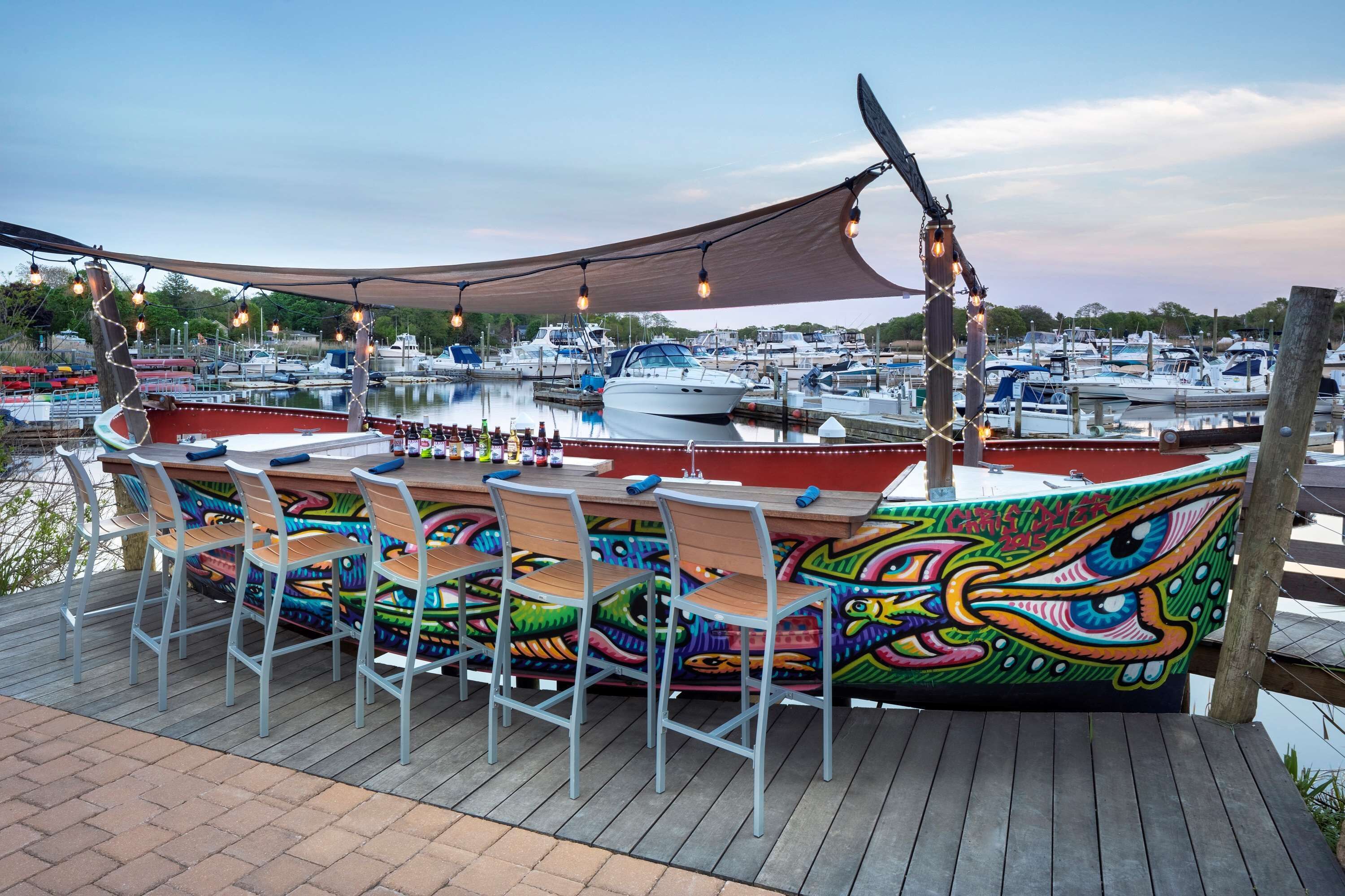 2 bars/lounges, poolside bar