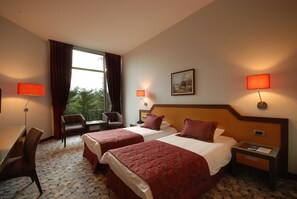 Egyptian cotton sheets, premium bedding, memory foam beds, minibar - Hotel Hegsagone Marine Asia (Darica)