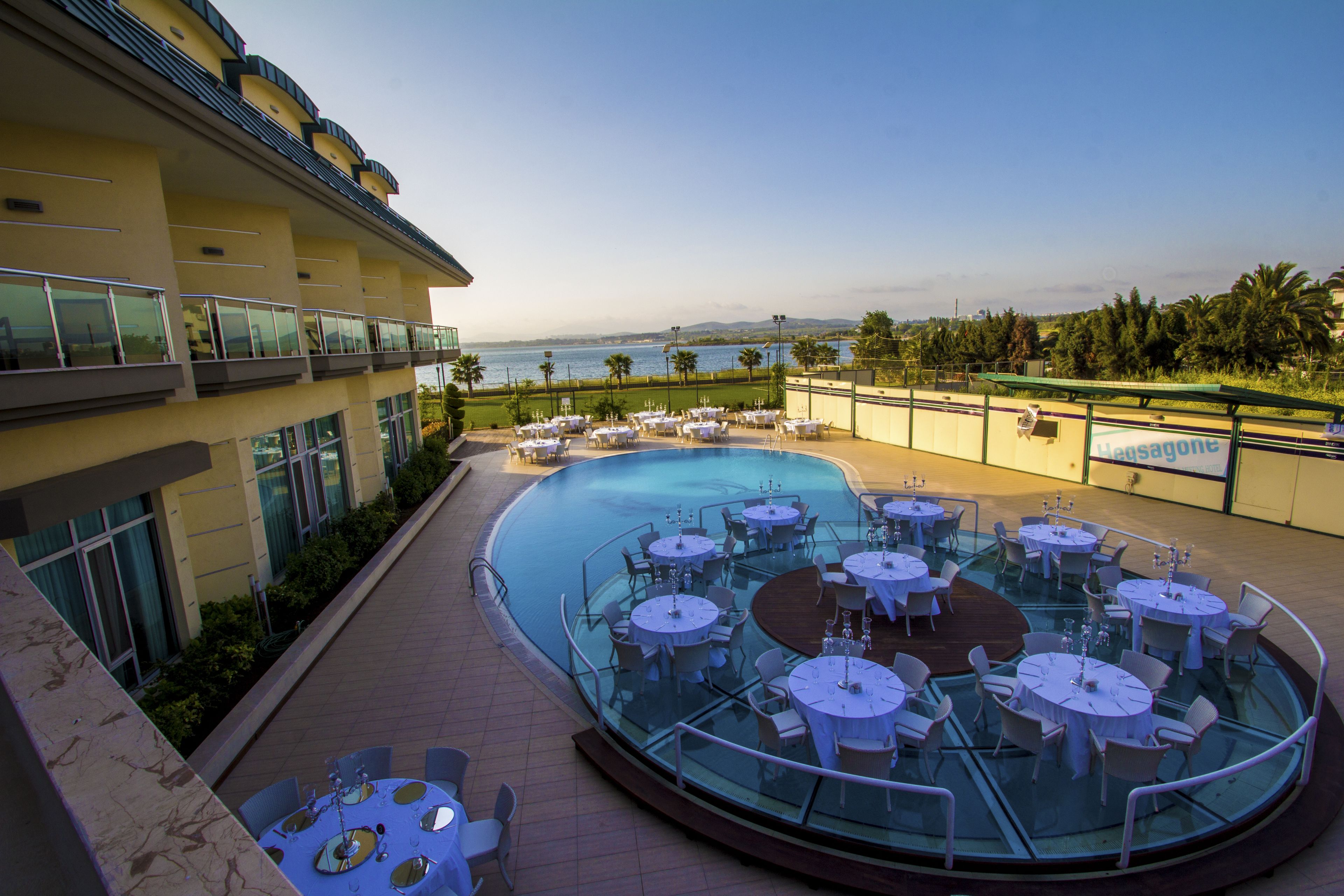 Breakfast, lunch, dinner served; international cuisine, beach views 