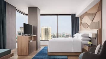 Executive kamer, 1 kingsize bed met slaapbank | Luxe beddengoed, een kluis op de kamer, een bureau, een laptopwerkplek