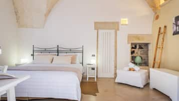 Classic-Doppel- oder -Zweibettzimmer | Hochwertige Bettwaren, Daunenbettdecken, Minibar, Zimmersafe