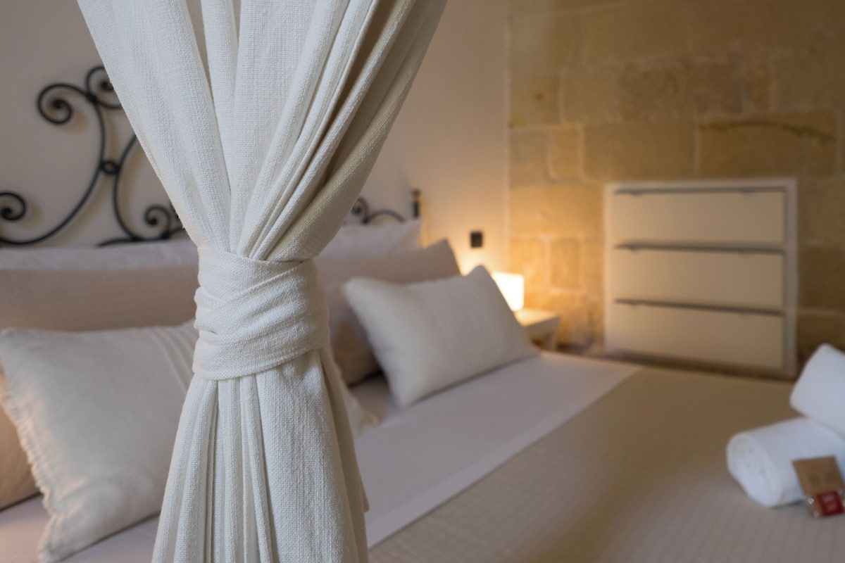 junior suite | premium bedding, down duvets, minibar, in-room safe