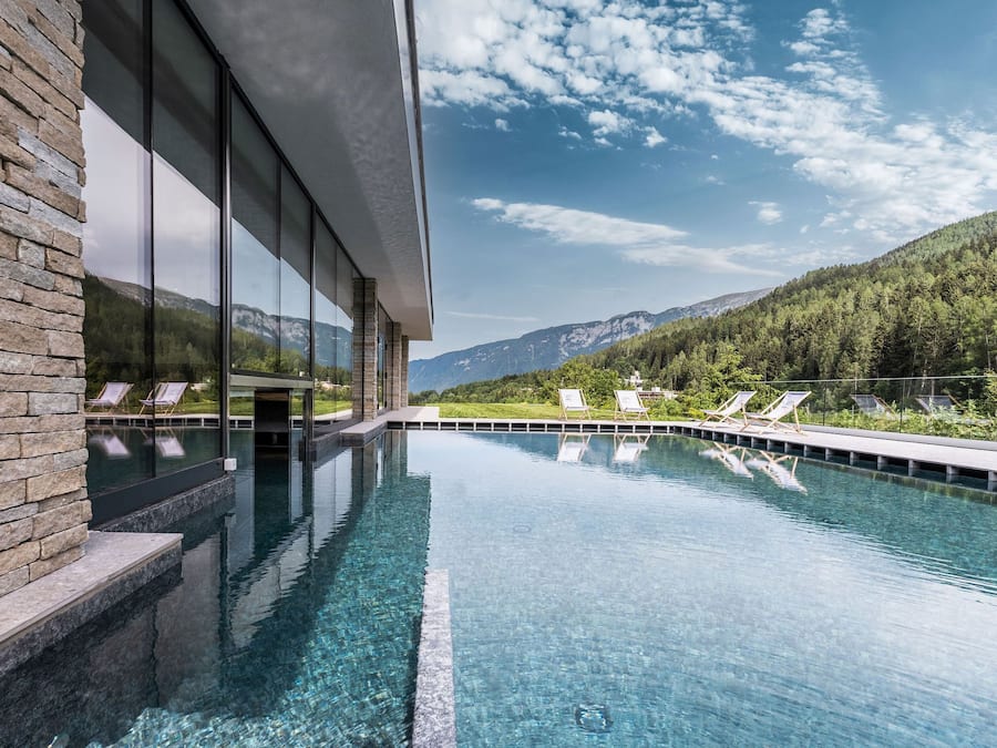 Una piscina cubierta