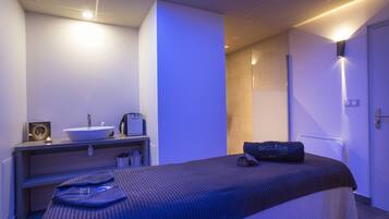 Sauna, body treatments, facials, 2 treatment rooms, massages