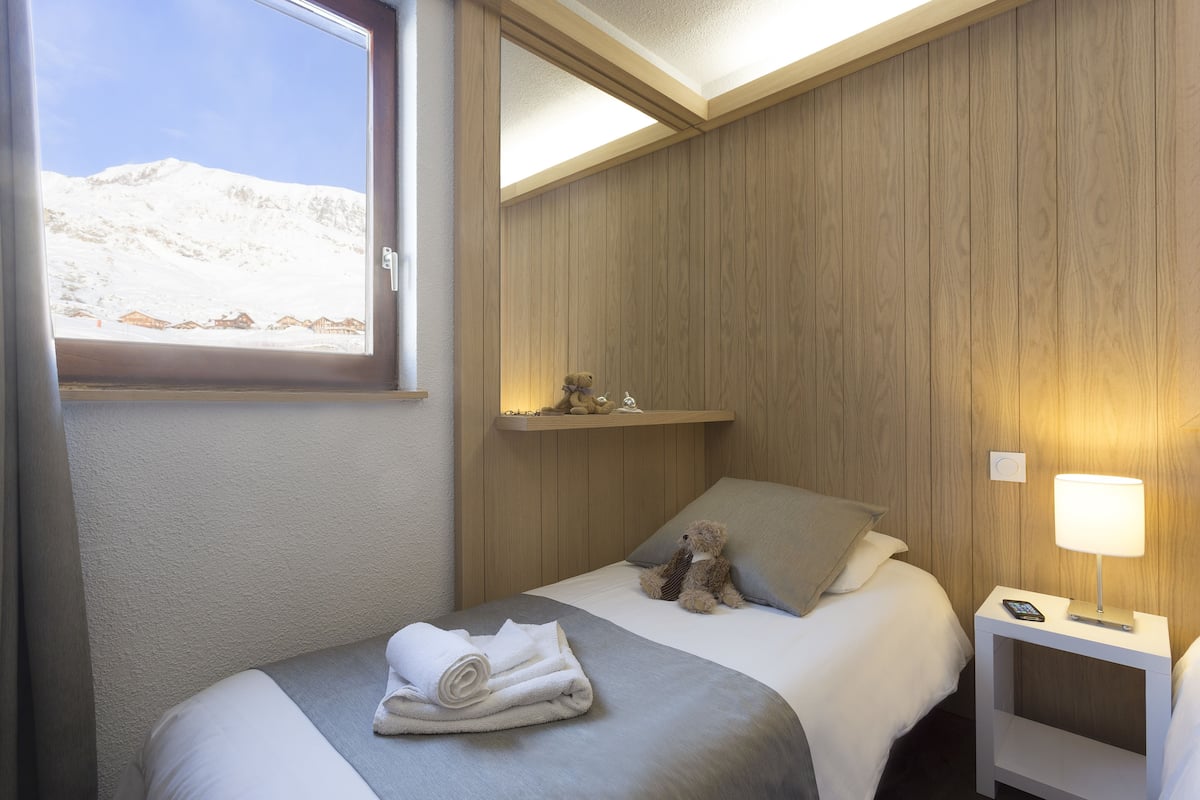 In-room safe, free WiFi, bed sheets