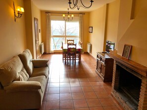 Standard Apartment, 2 Bedrooms | Living area