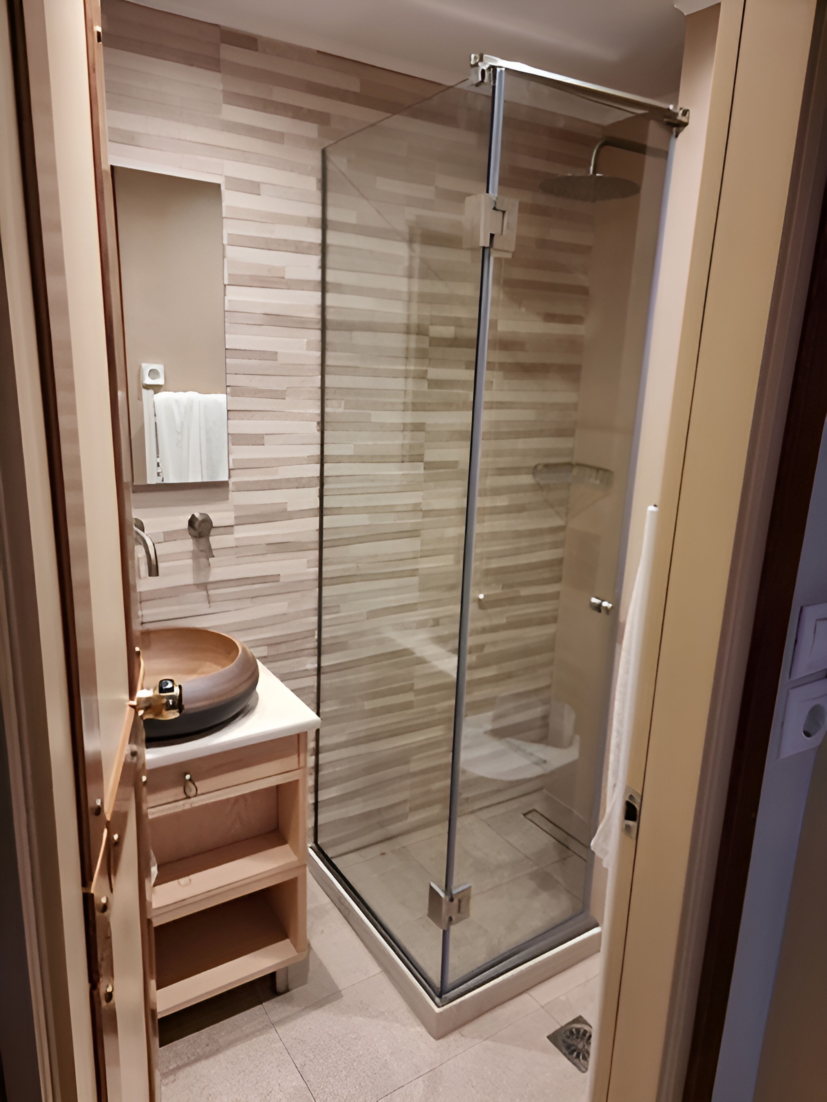triple room | bathroom | shower, hair dryer, bidet, towels