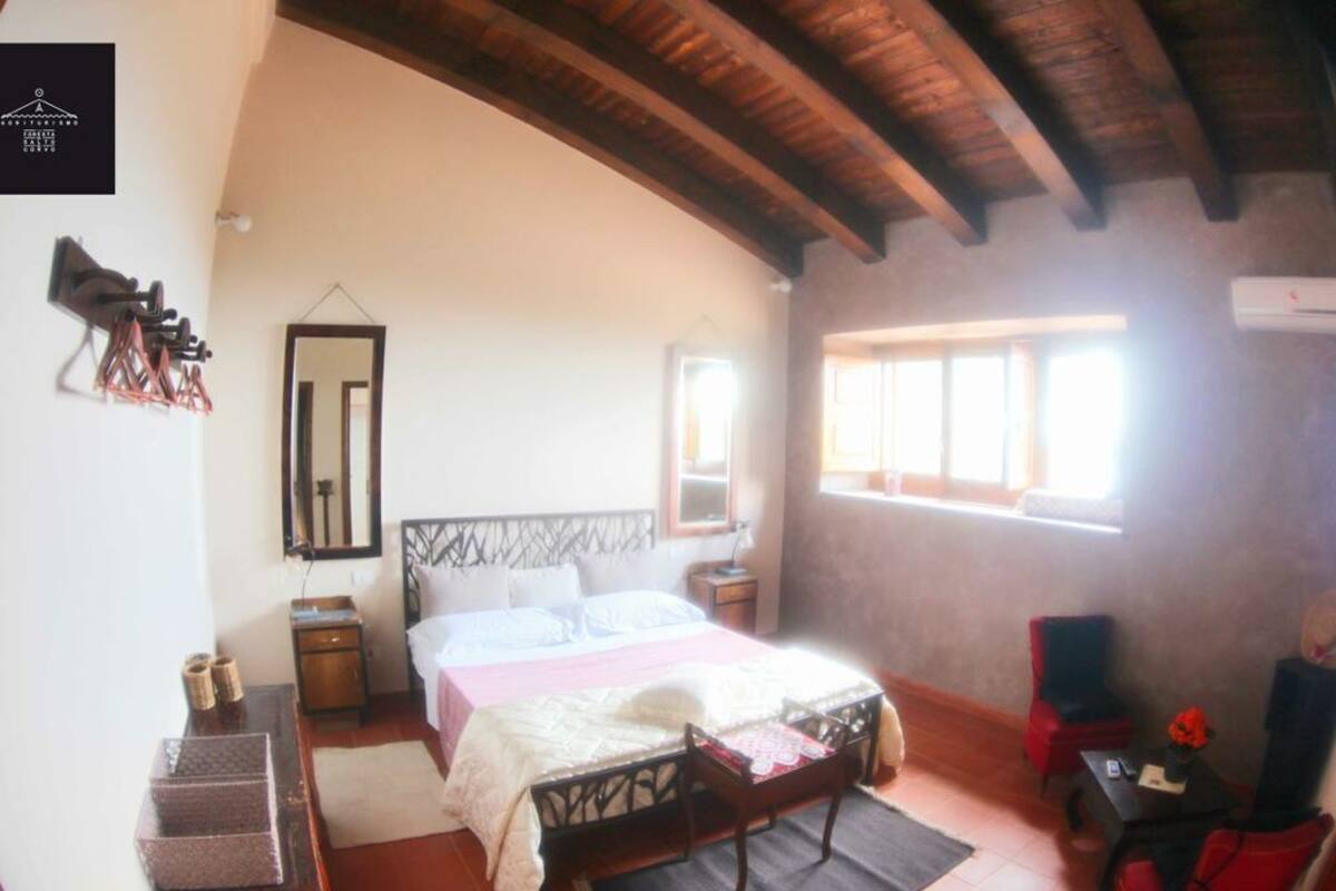 Superior Triple Room, 1 Bedroom, Ensuite | Bed sheets