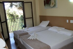 Executive Single Room, Balcony | Dihias secara berasingan, dilengkapkan perabot secara berasingan, meja 