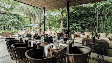 Aperto a colazione, pranzo e cena