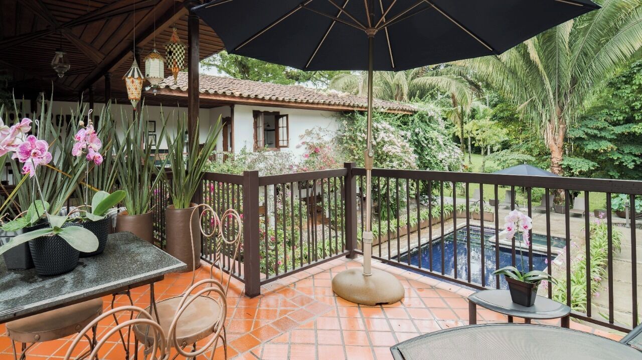 Svit | Restaurang utomhus | Frukost, lunch och middag serveras