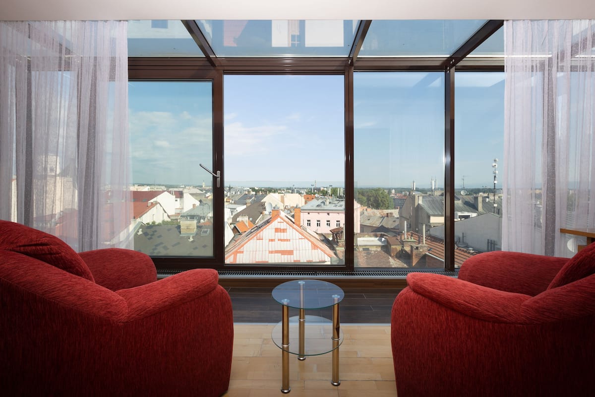 Suite Deluxe | Decoración personalizada y muebles diferentes