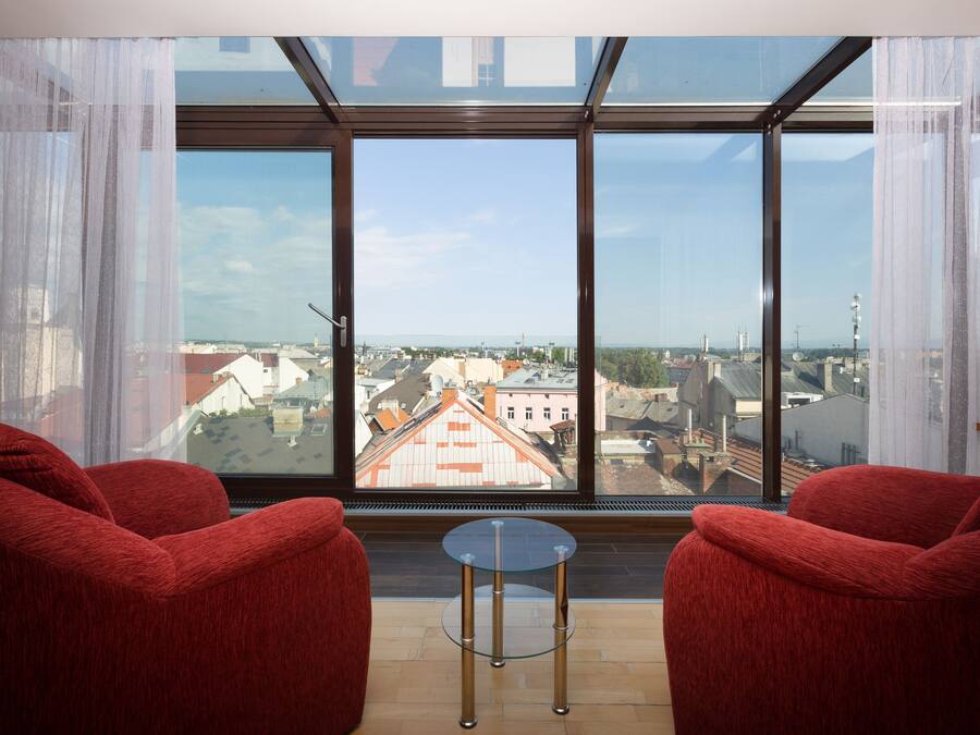 Deluxe Suite | Individually decorated, individually furnished, iron/ironing board