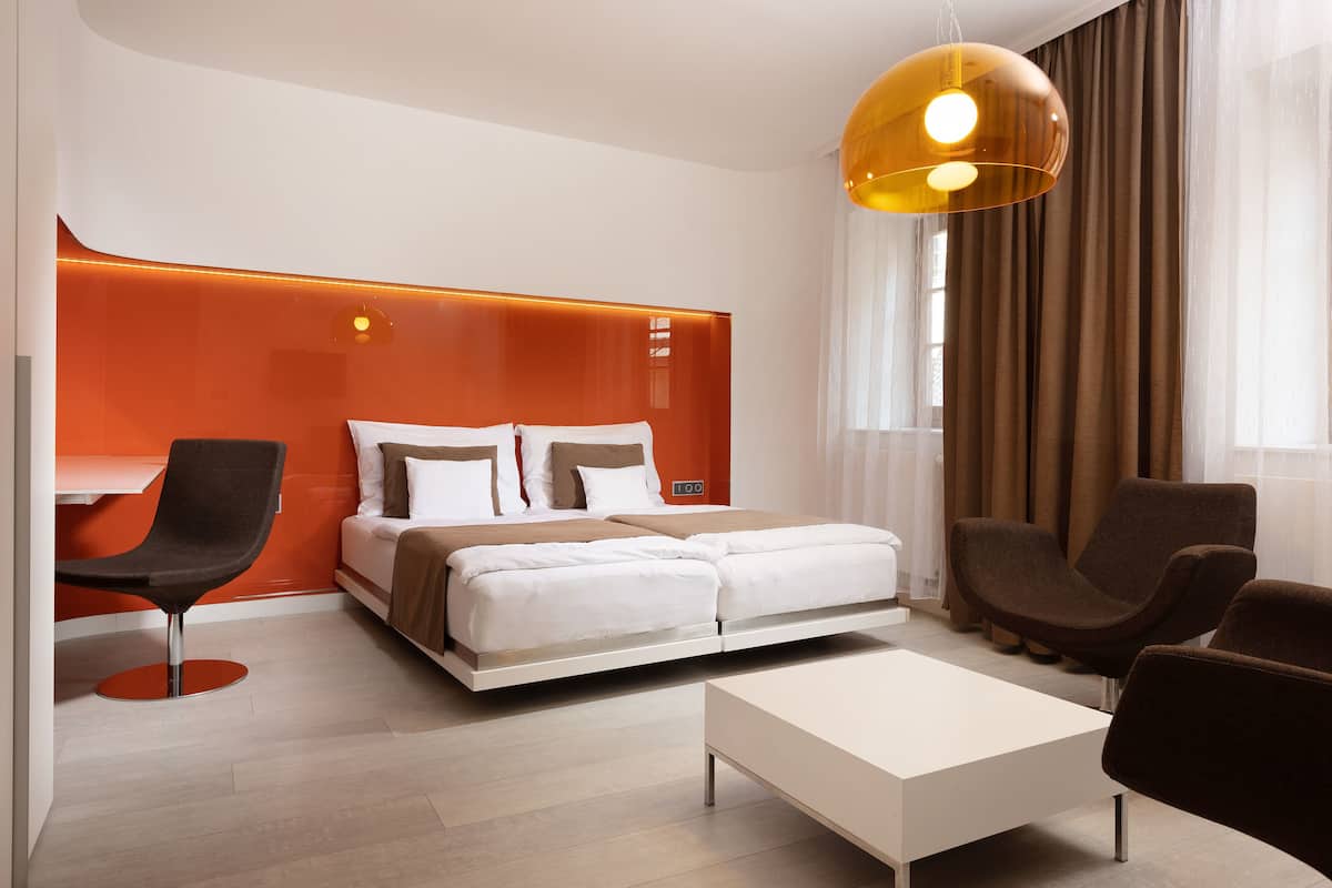 Habitación doble ejecutiva | Decoración personalizada y muebles diferentes