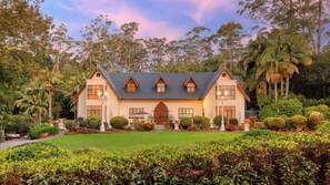 Exterior - Mt Tamborine Stonehaven Manor (Tamborine Mountain)