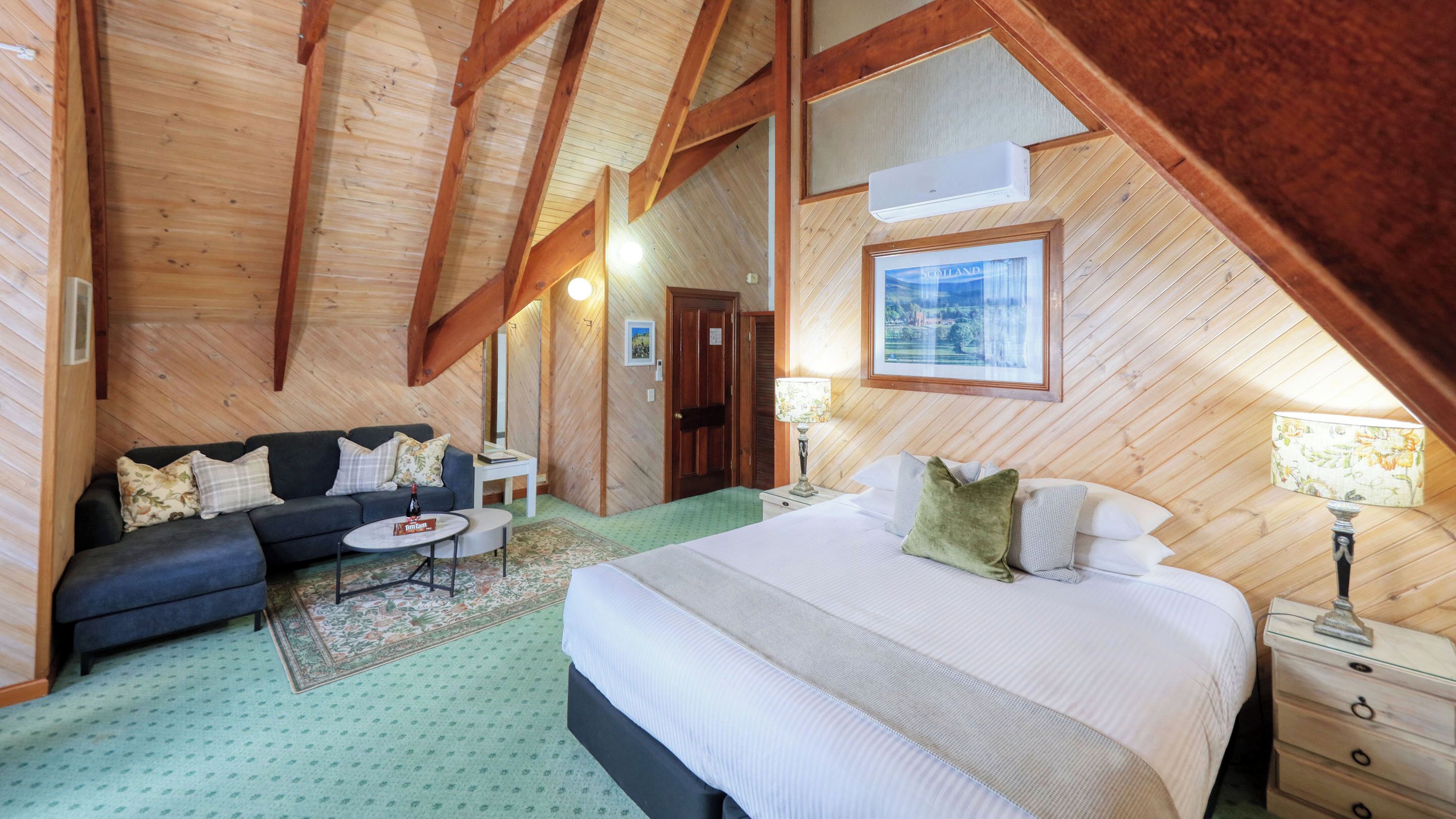 Desk, soundproofing, iron/ironing board, bed sheets