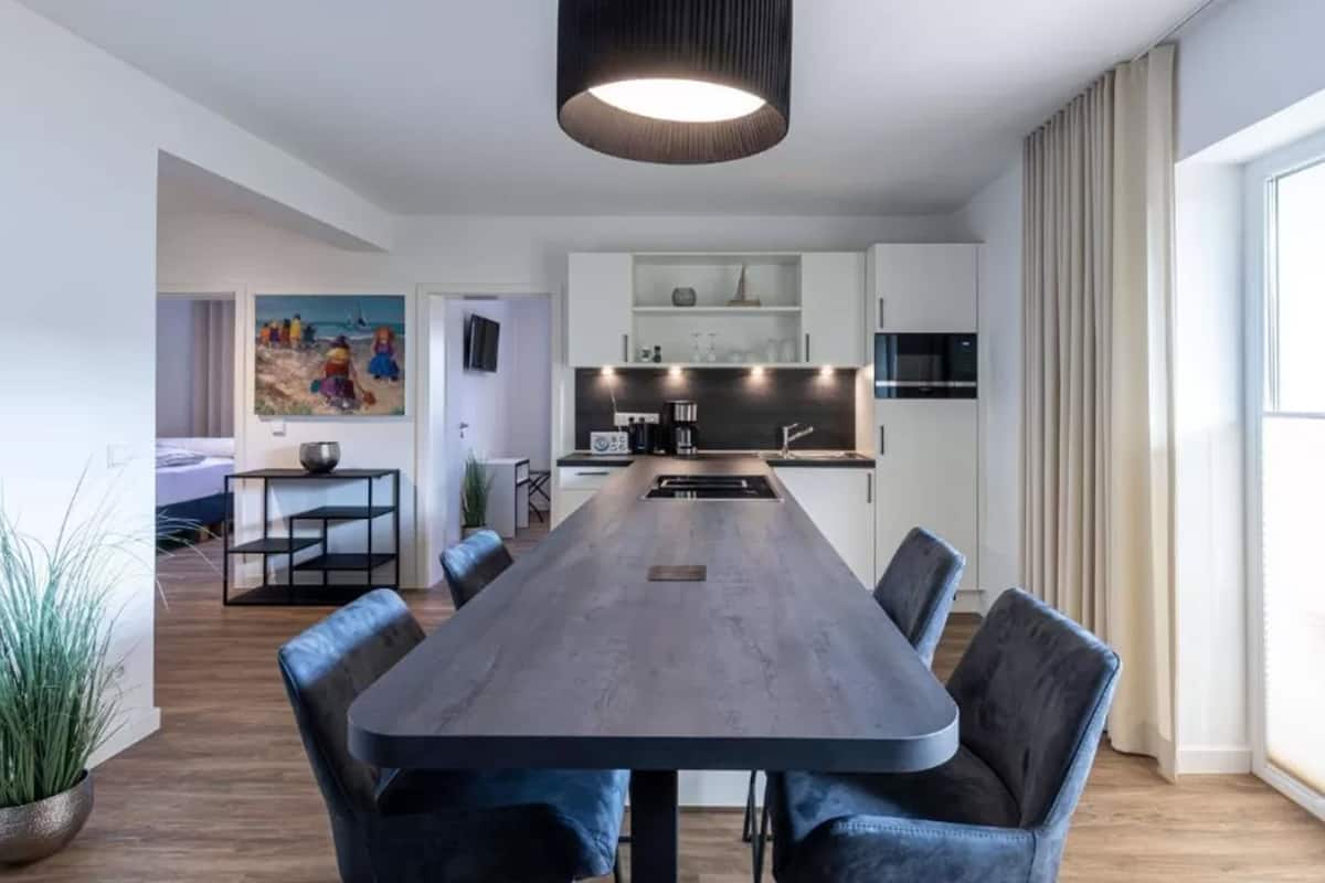 deluxe apartment | in-room dining