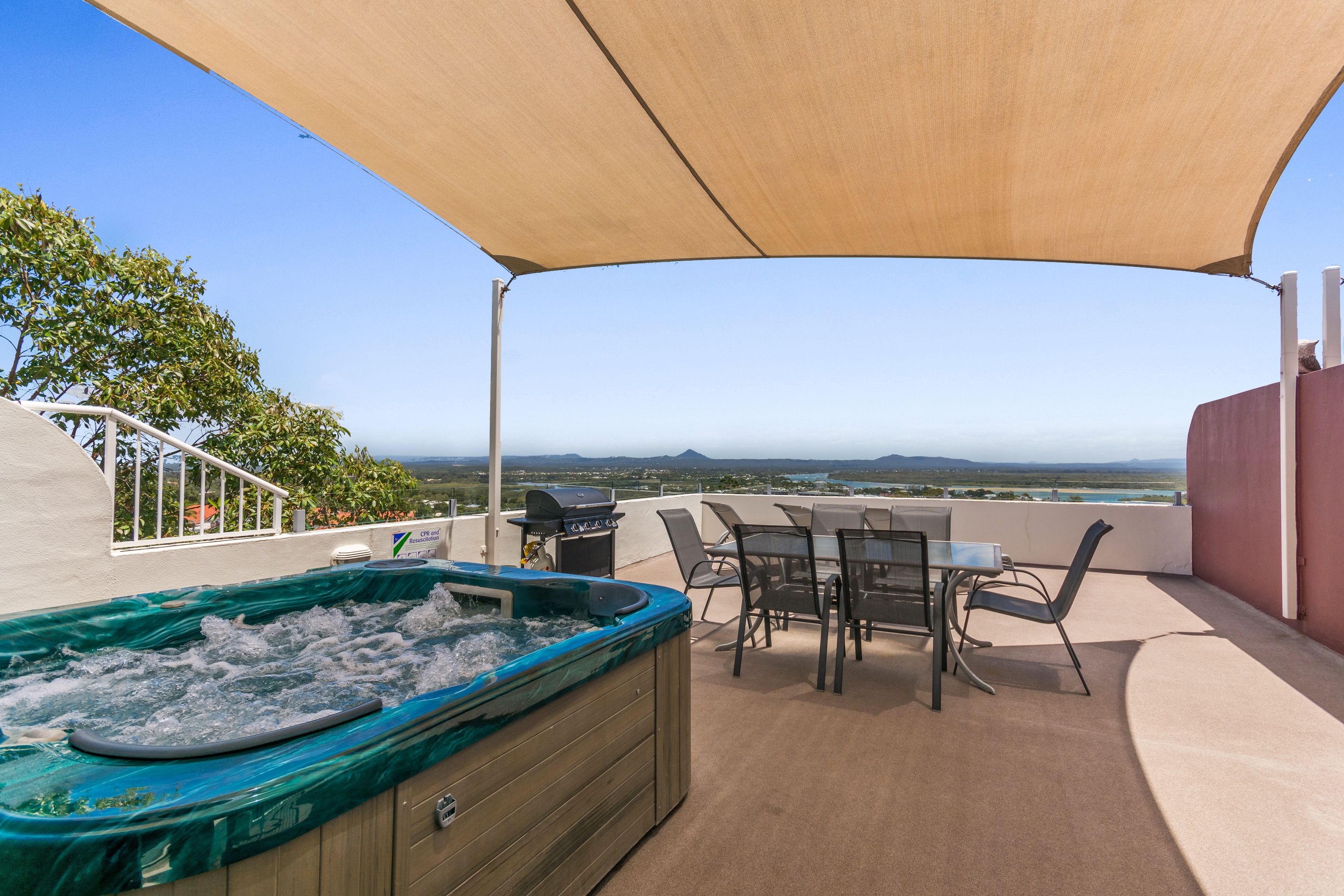 Bali Hai Apartments Noosa — image 13