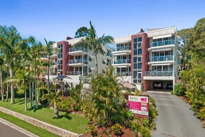 Property grounds - Bali Hai Apartments Noosa (Noosa Heads)
