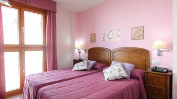 Caja de seguridad en la habitación y decoración personalizada