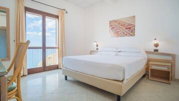 Kamar Eksklusif | Minibar, brankas, meja kerja, dan Wi-Fi gratis
