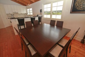 In-room dining - Pelican Sands Bed & Breakfast (Portarlington)