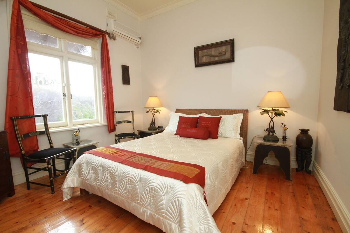 Premium bedding, soundproofing, iron/ironing board (on request)