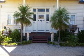 Terrace/patio - Pelican Sands Bed & Breakfast (Portarlington)