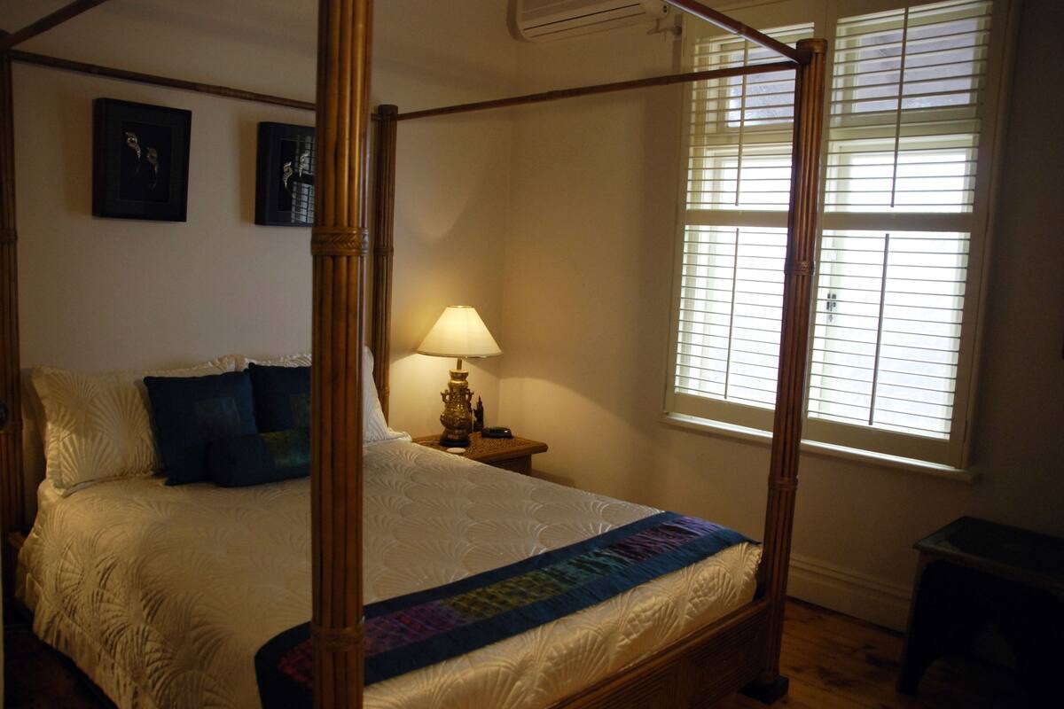 Premium bedding, soundproofing, iron/ironing board (on request)