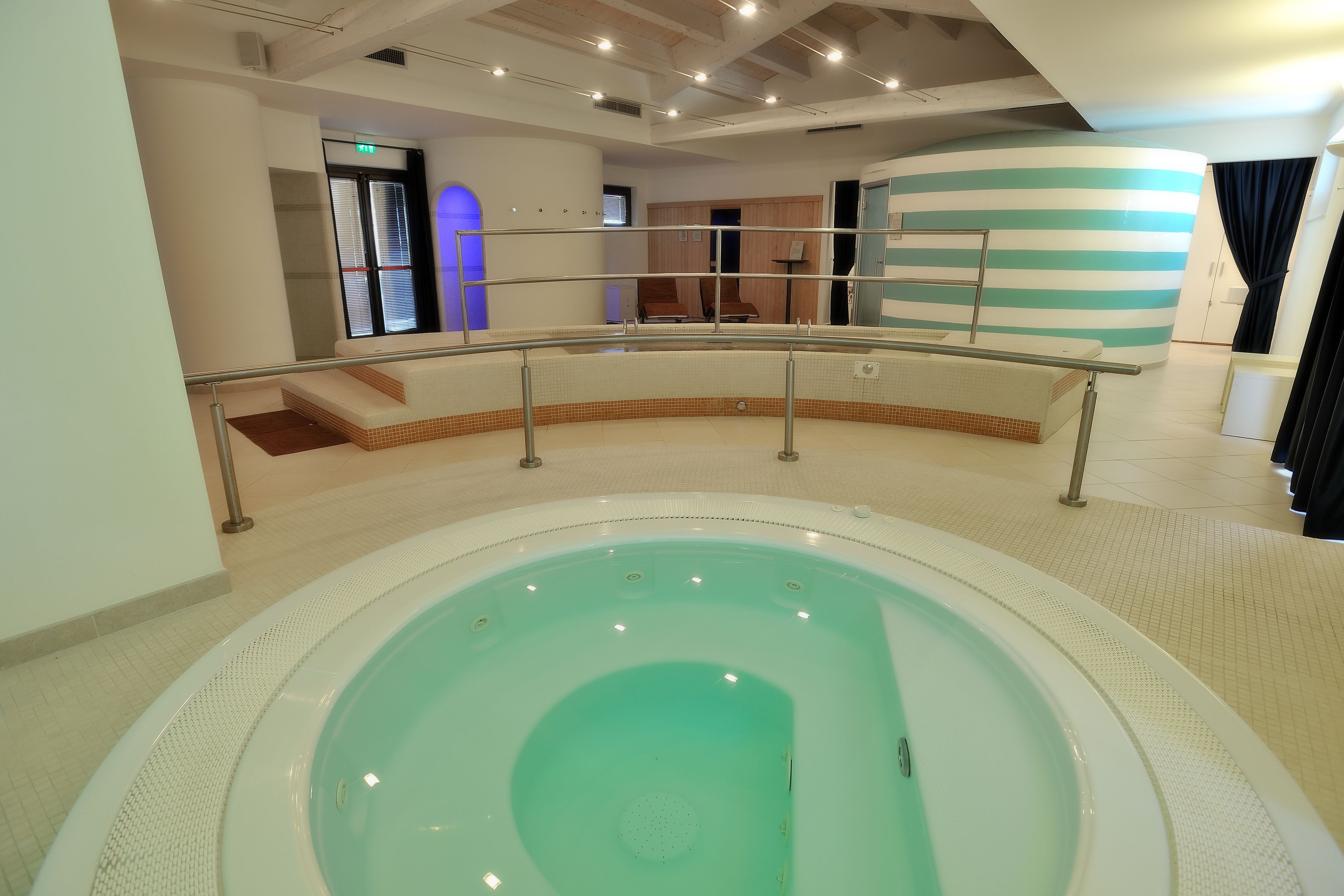 indoor spa tub