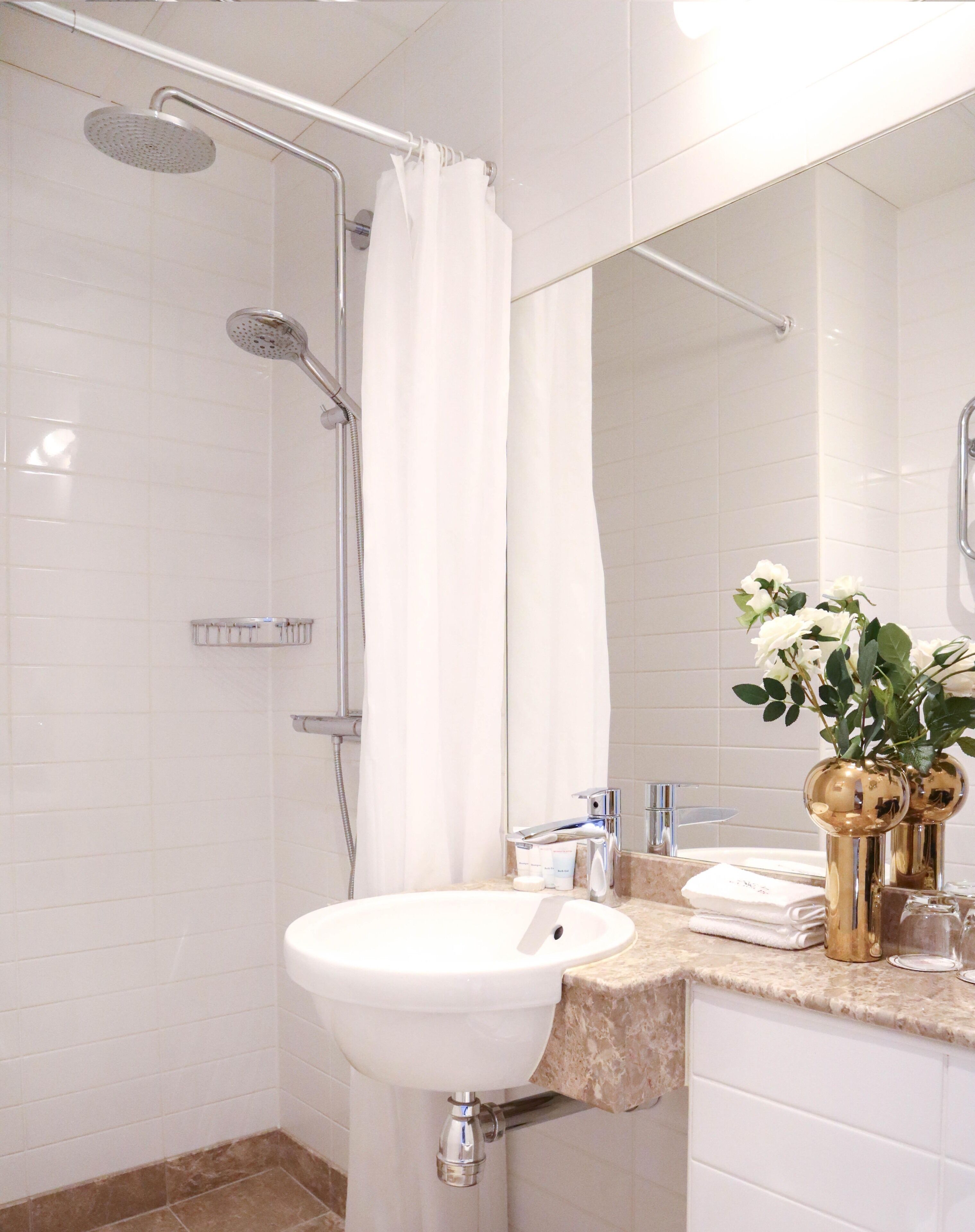 in-room safe, desk, soundproofing, free wifi