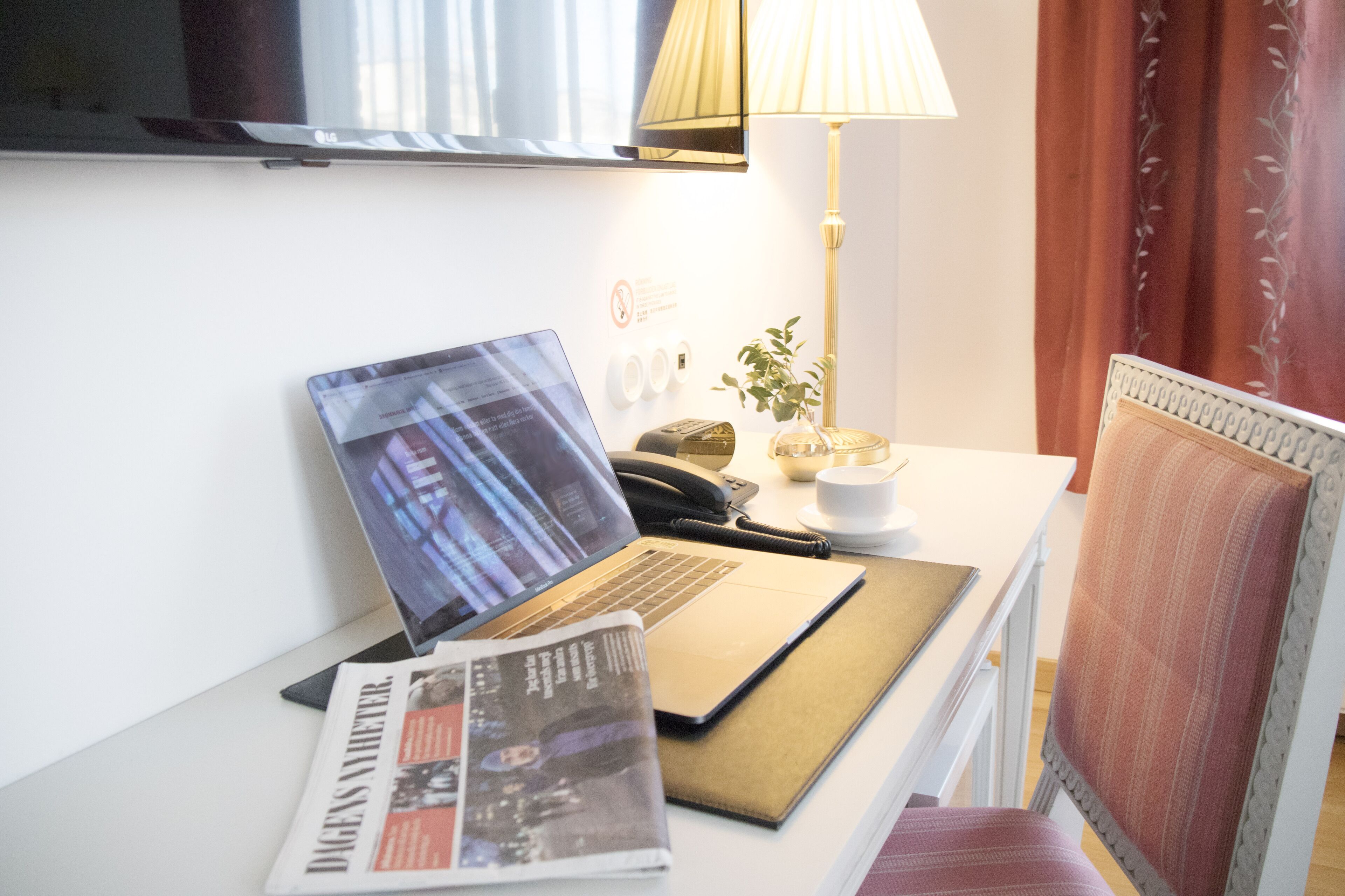 in-room safe, desk, soundproofing, free wifi