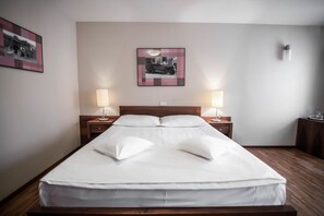 Chambre Double | Bureau, Wi-Fi gratuit, draps fournis