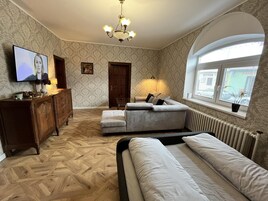 Apartamento familiar | Mobiliario individual, escritorio, sistema de insonorización